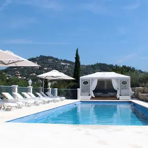 bb-with-charm-quiet-kitchen-sw-pool.fr-provencehotel.com/